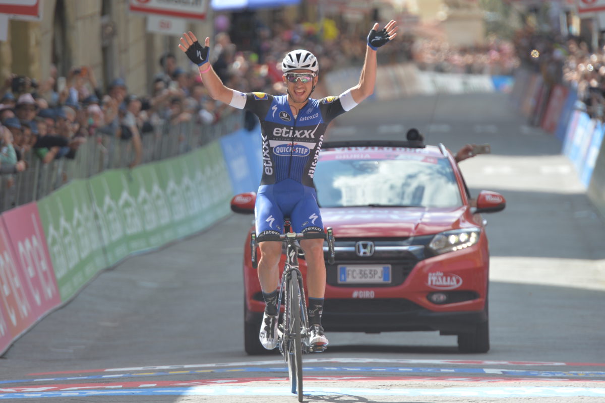Il trionfo solitario di Gianluca Brambilla ad Arezzo nell'ottava tappa del Giro d'Italia