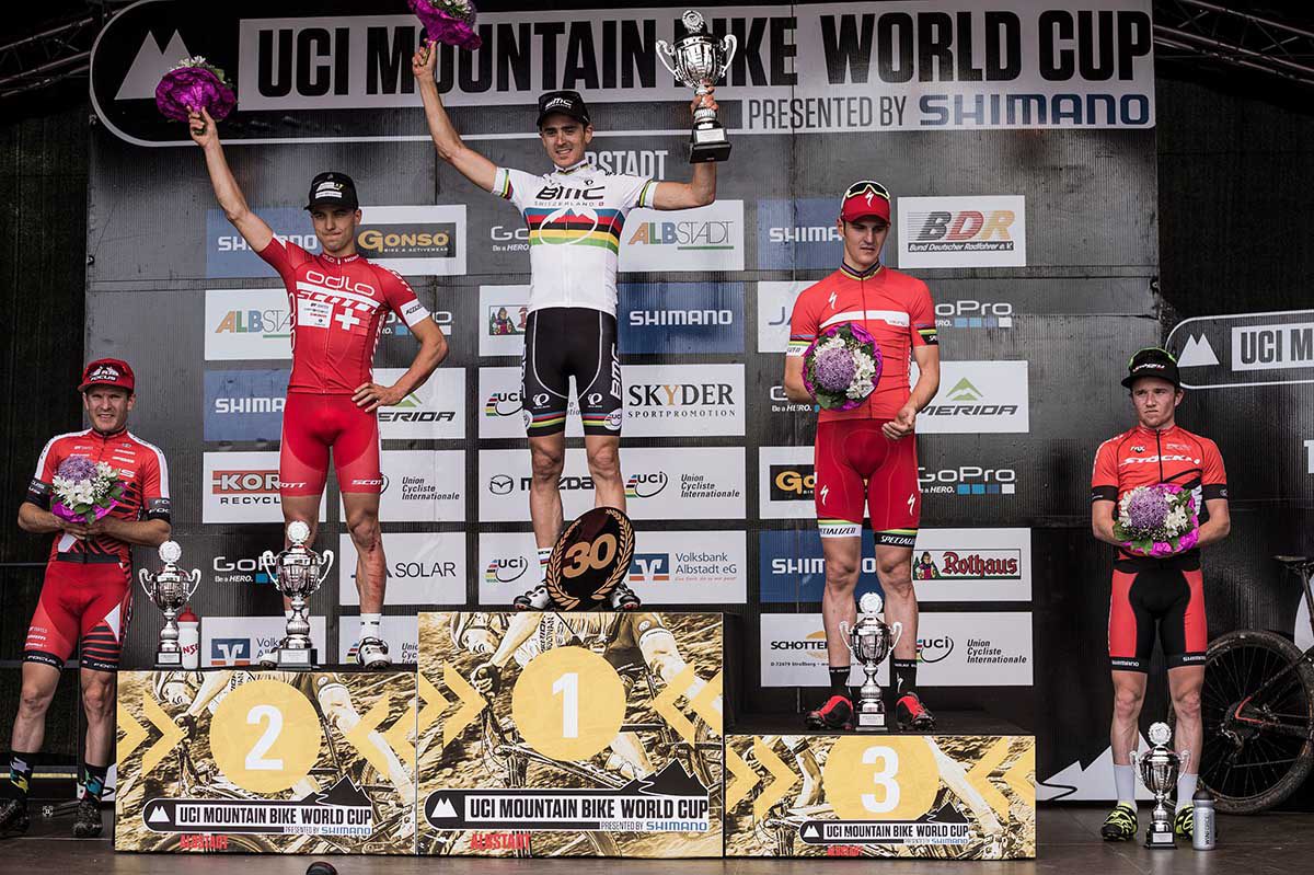 Il podio Elite maschile della prova di Coppa del Mondo XCO di Albstadt