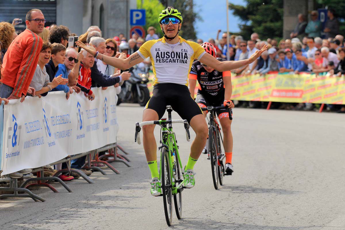 Samuele Zambelli vince a Taino (foto F. Ossola)