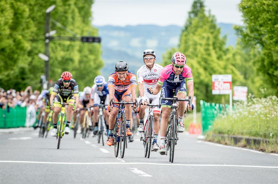 La volata di Davide Cimolai nella prima tappa del Tour of Japan
