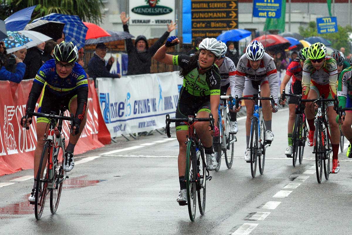 Giada Capobianchi vince la volata tra le Donne Allieve ad Egna