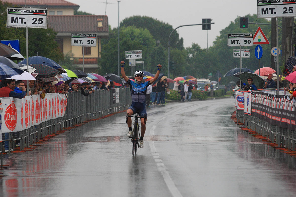 Davide Persico, bella vittoria solitaria a Bolgare