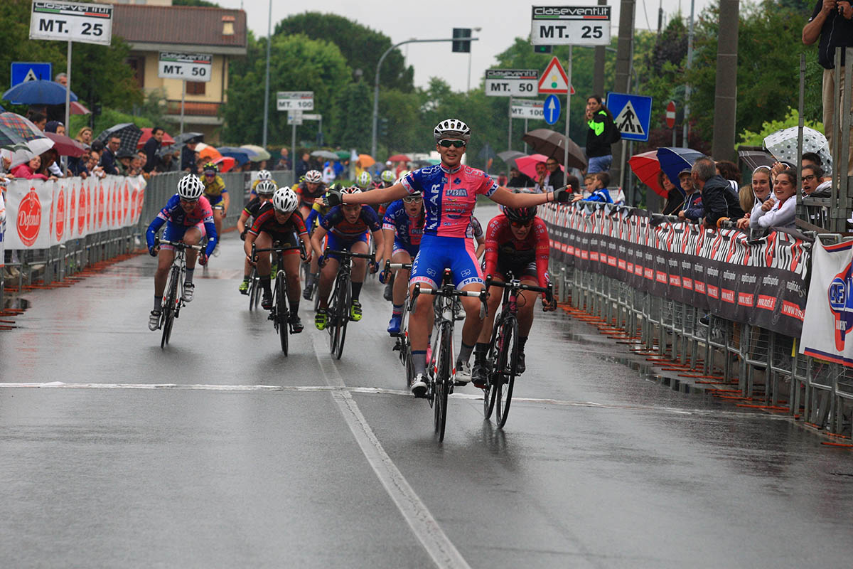 Gloria Scarsi vince la volata a Bolgare