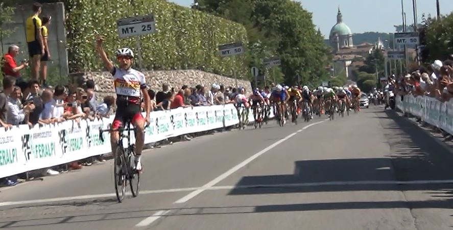 L'arrivo vittorioso di Antonio Tiberi al Trofeo Feralpi 2016