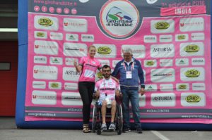 Premiazione della maglia rosa Matteo Durante