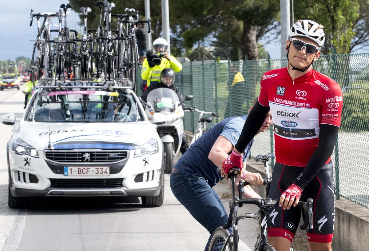Il disappunto di Marcel Kittel dopo la foratura
