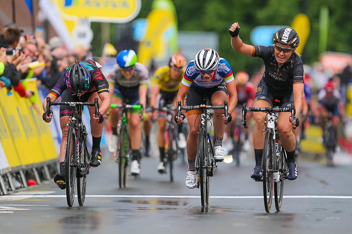 La volata della seconda tappa dell'Aviva Women's Tour