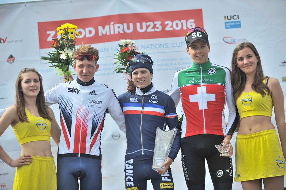 Il podio della seconda tappa della Corsa della Pace