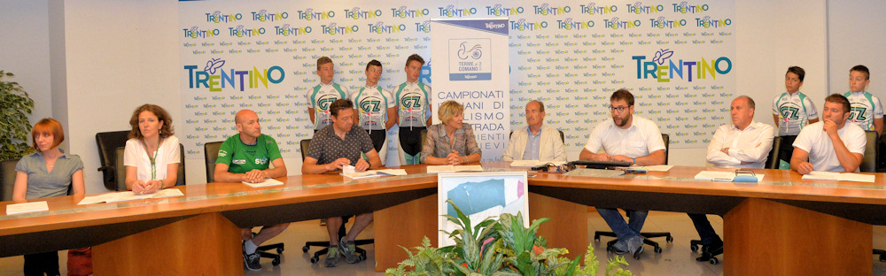 Il tavolo autorità alla presentazione dei Campionati Italiani Ciclismo su Strada Esordienti e Allievi Comano Terme