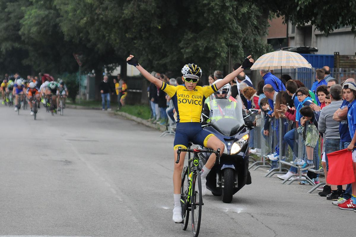 Luca Buttini vince la gara Esordienti 2° anno di Almenno S. Bartolomeo