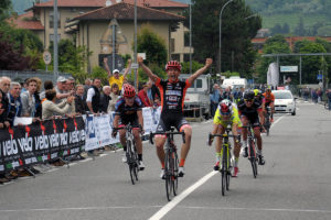 L'arrivo del Giro della Brianza 2016 vinto da Andrea Barbierato