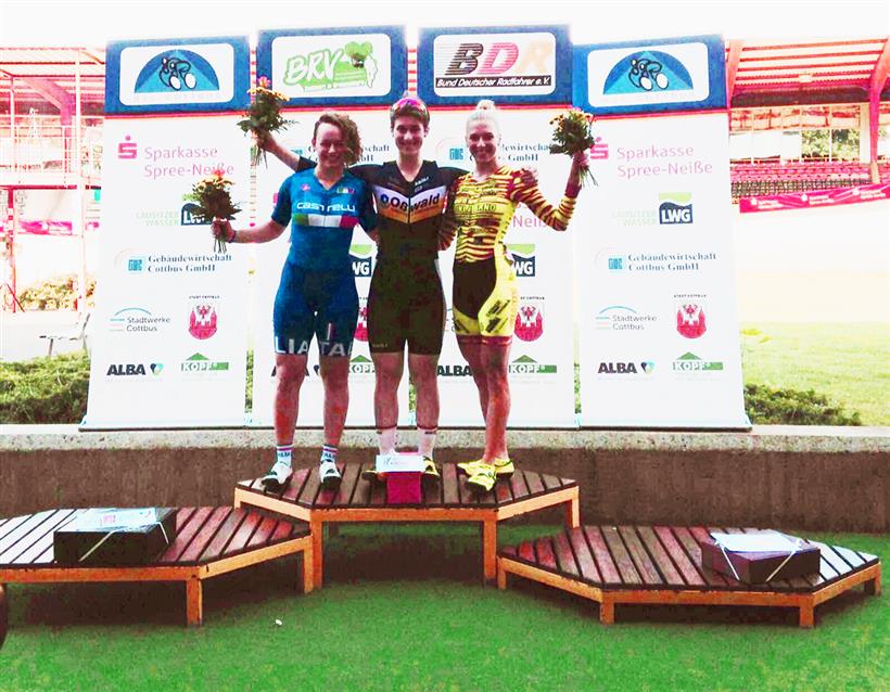 Gloria Manzoni bronzo dello Schratch a Cottbus