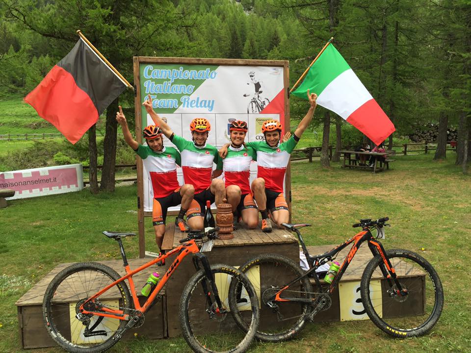 I nuovi campioni d'Italia del Team Relay (foto Team KTM)