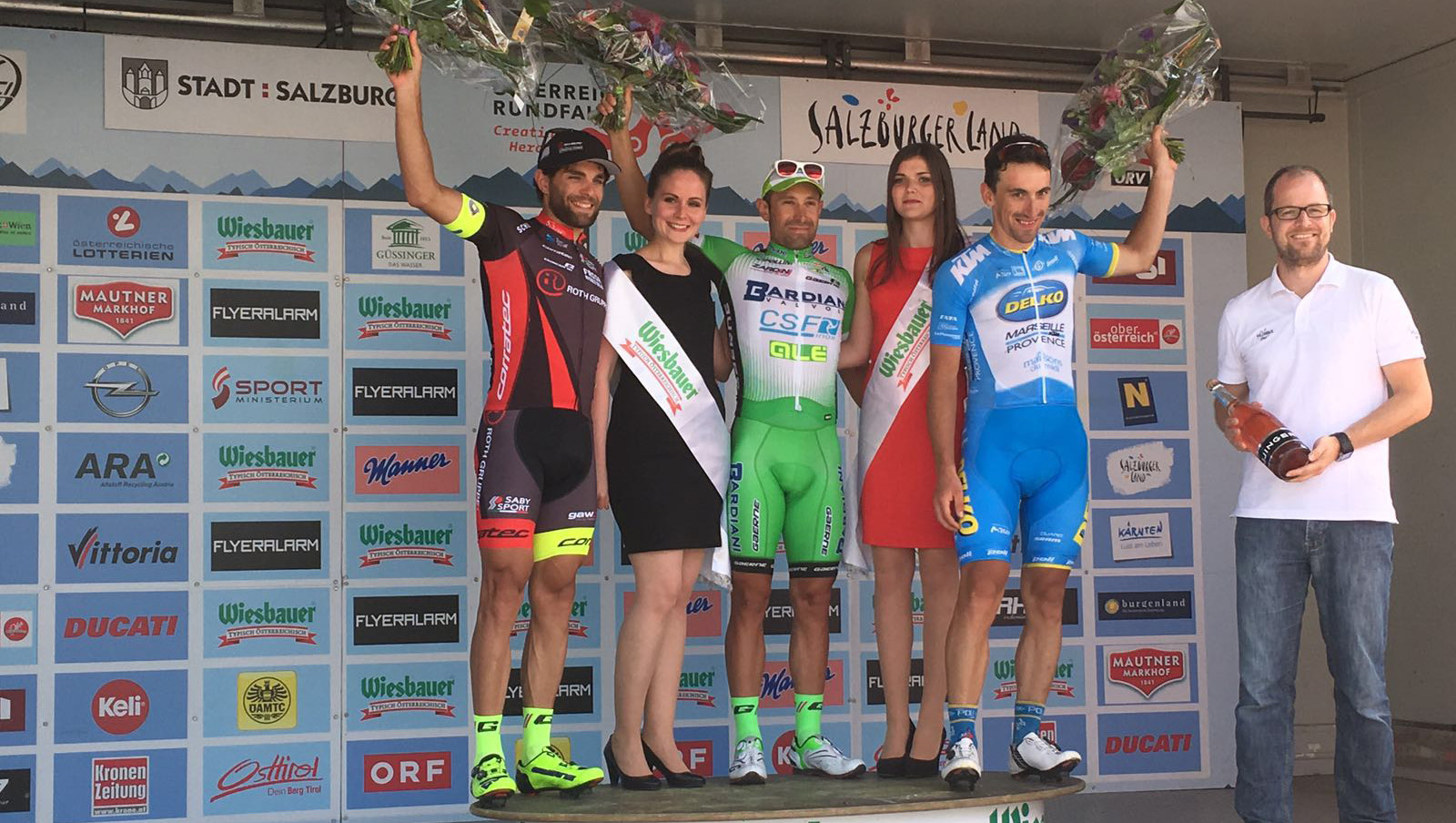 Il podio della prima tappa del Giro d'Austria con gli italiani Ruffoni e Pasqualon