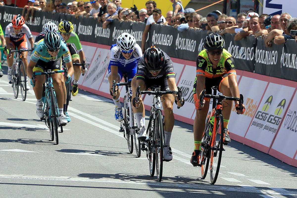 Lo sprint vincente di Giorgia Bronzini a Legano