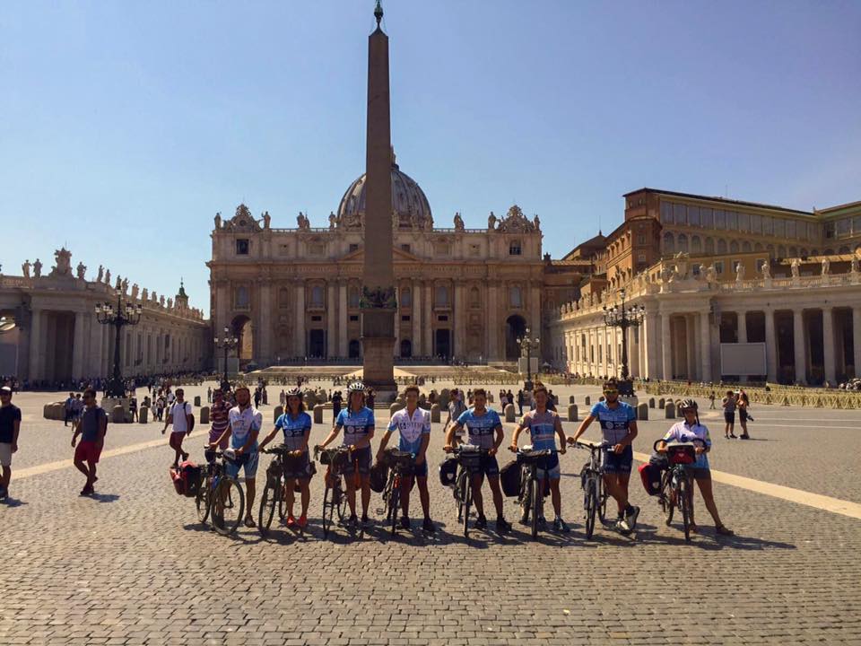 I ragazzi in Piazza San Pietro