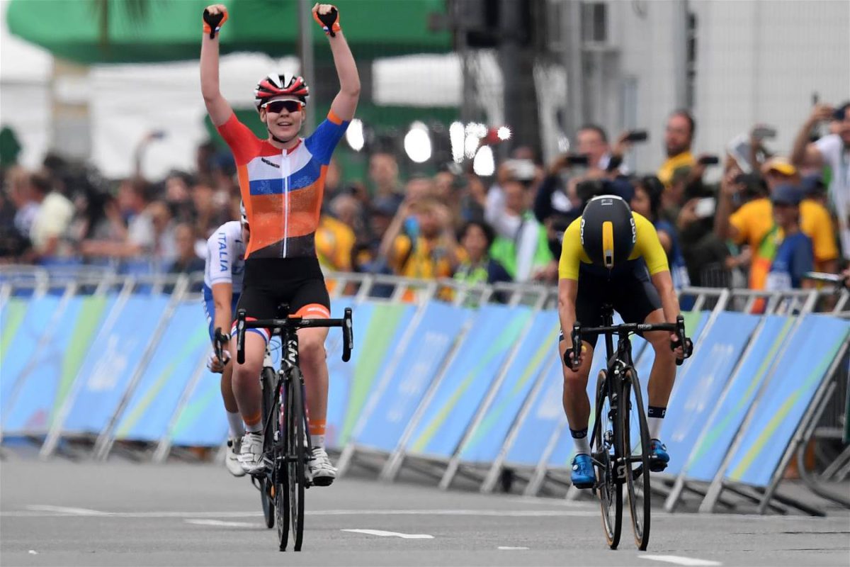 La volata di Anna Van Der Breggen