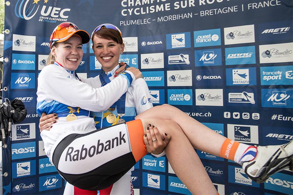 Festa per Anna Van Der Breggen e Katarzyna Niewadoma