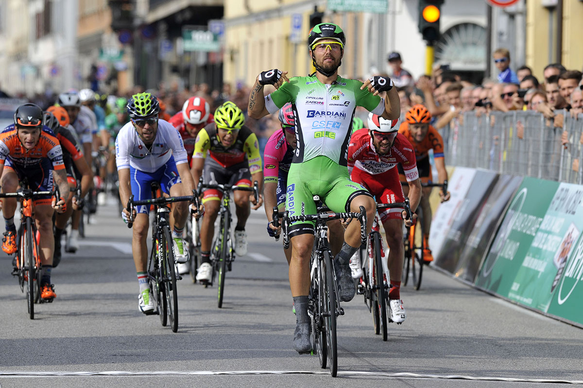 Sonny Colbrelli (Bardiani - CSF) vince la Coppa Agostoni 2016