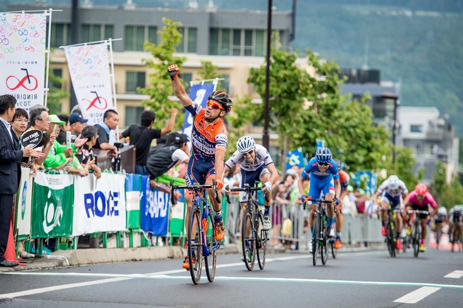 La vittoria di Pierpaolo De Negri nella terza tappa del Tour de Hokkaido