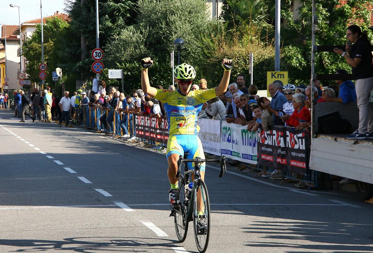La vittoria solitaria di Massimiliano Pini ad Osio Sotto