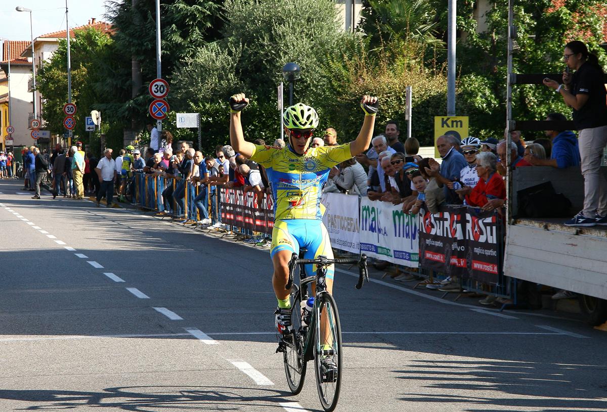 La vittoria solitaria di Massimiliano Pini ad Osio Sotto