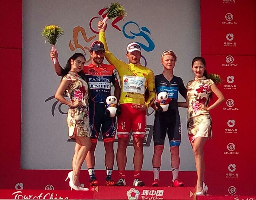 Il podio finale del Tour of China II vinto da Marco Benfatto
