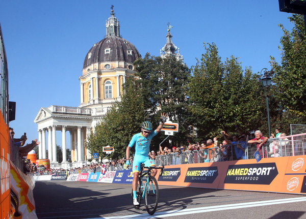 La vittoria di Miguel Angel Lopez a Superga