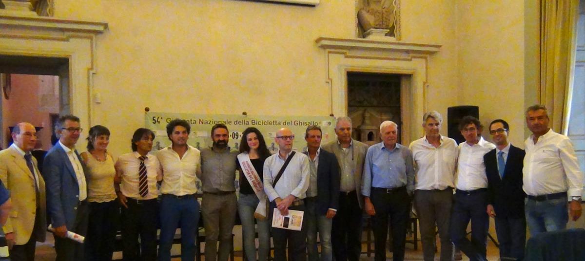 Il gruppo degli organizzatori della 54/a Giornata del Ghisallo