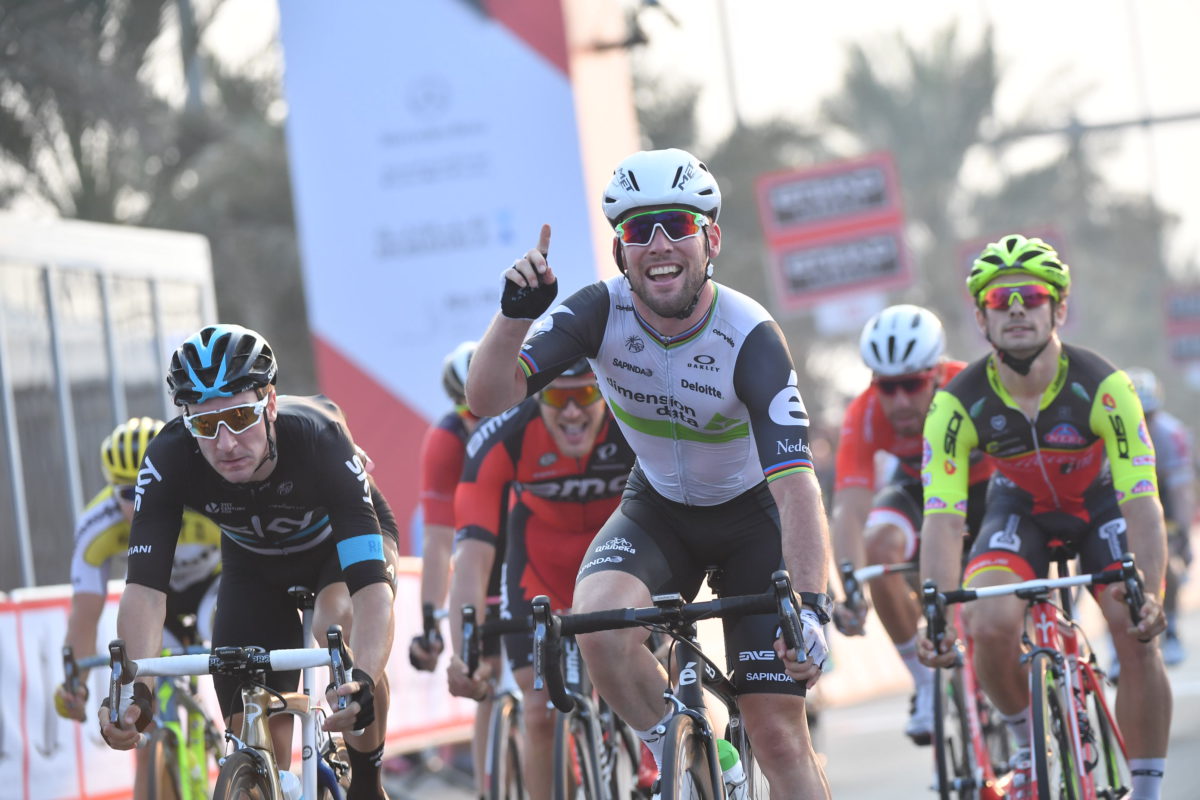 La vittoria di Mark Cavendish nella seconda tappa dell'Abu Dhabi Tour