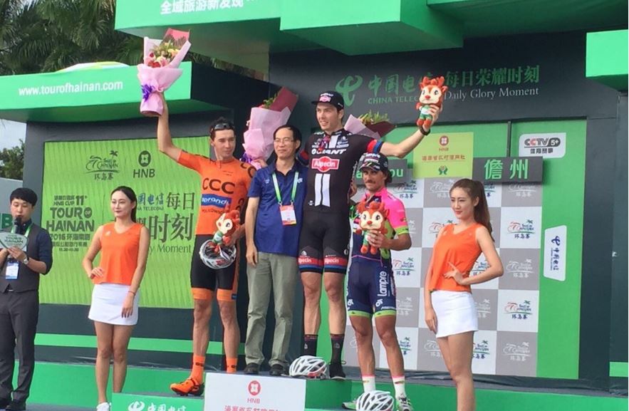 Il podio della quarta tappa del Tour of Hainan
