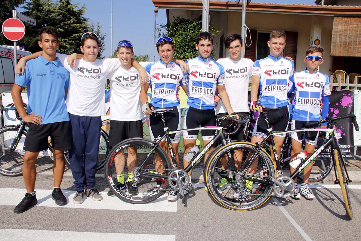 Il gruppo Esordienti dell'Ekoi Petrucci