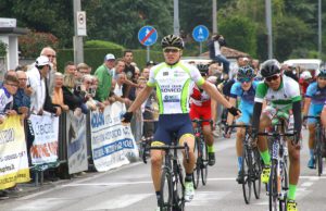 Marco Vergani vince la volata a Misinto