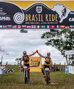Alexey Medvedev e Fabian Rabensteiner festeggiano la vittoria alla Brasil Ride