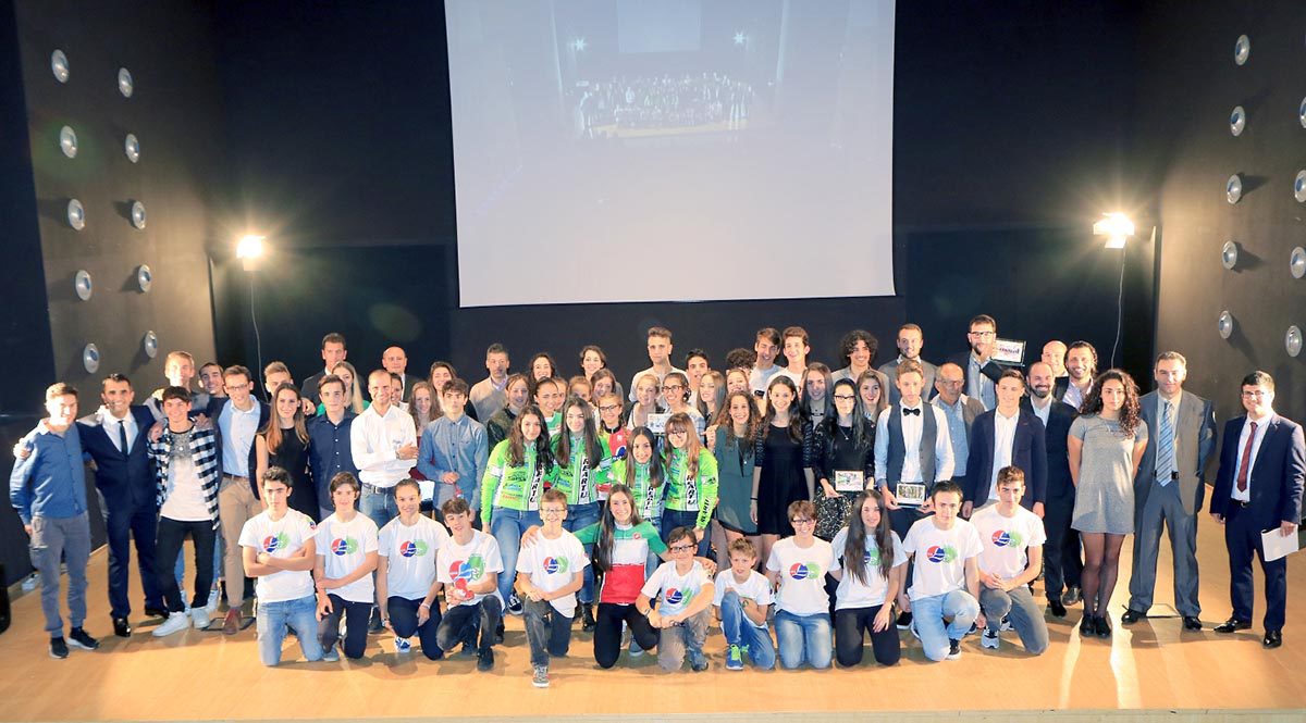 Tutto il gruppo dei premiati dei BICITV Awards 2016