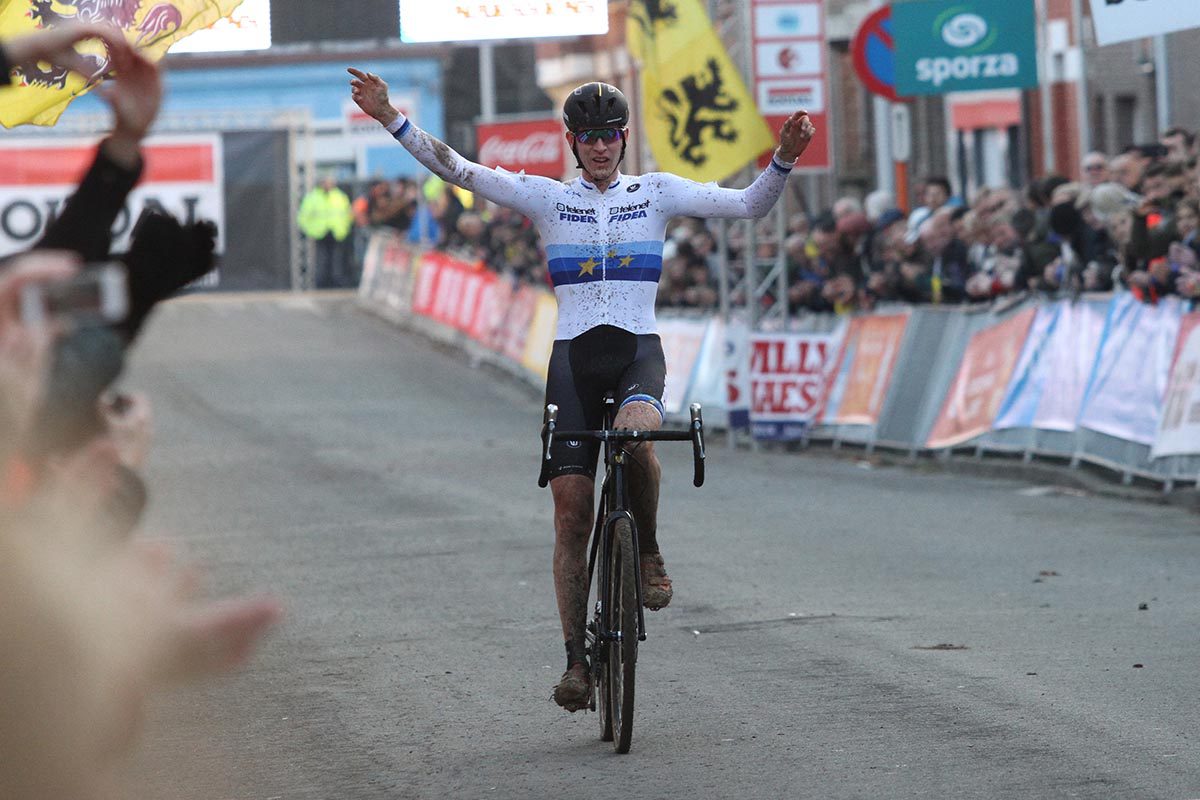 La vittoria del campione europeo Toon Aerts al Jarmaartkcross