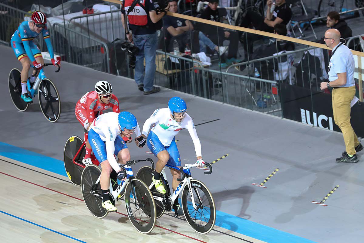 Consonni e Lamon in azione durante la Madison ad Apeldoorn