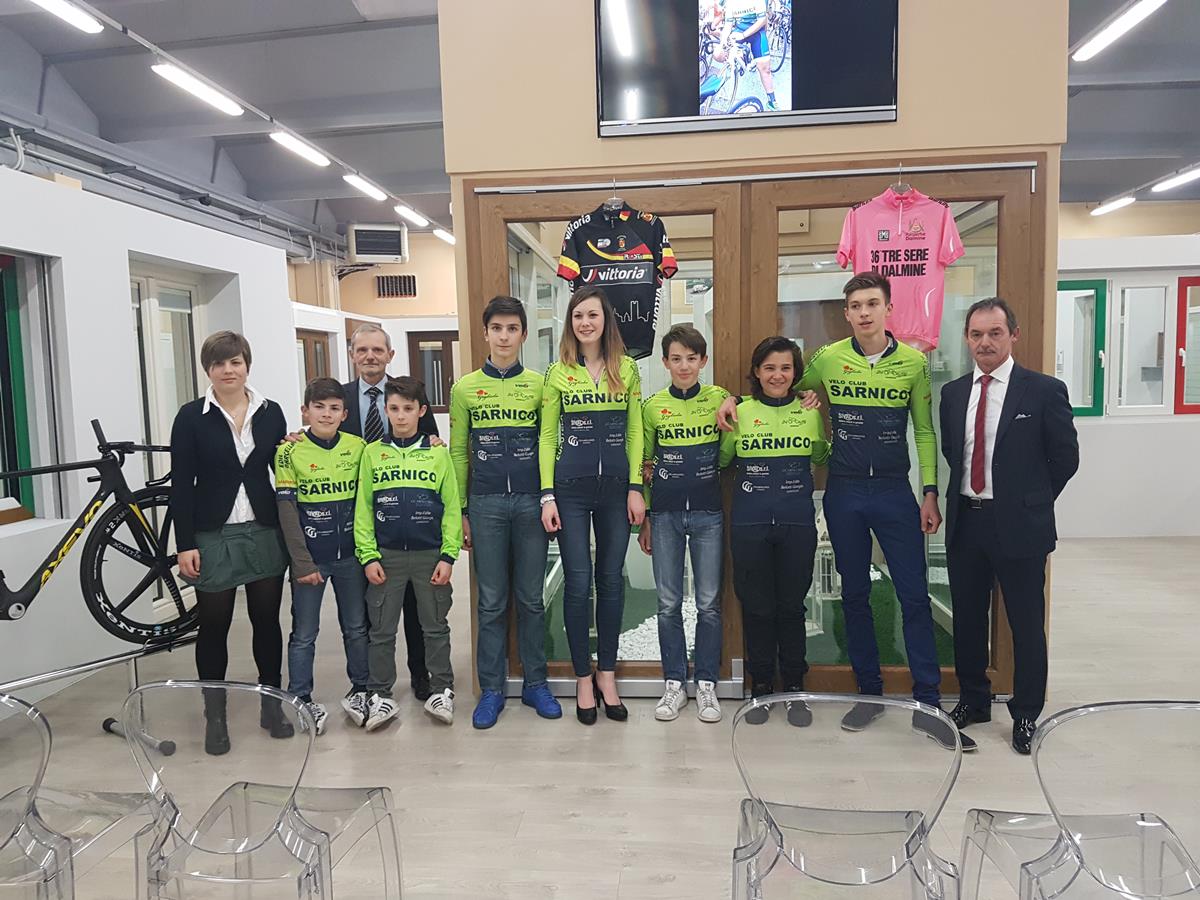 Il gruppo Esordienti del Velo Club Sarnico