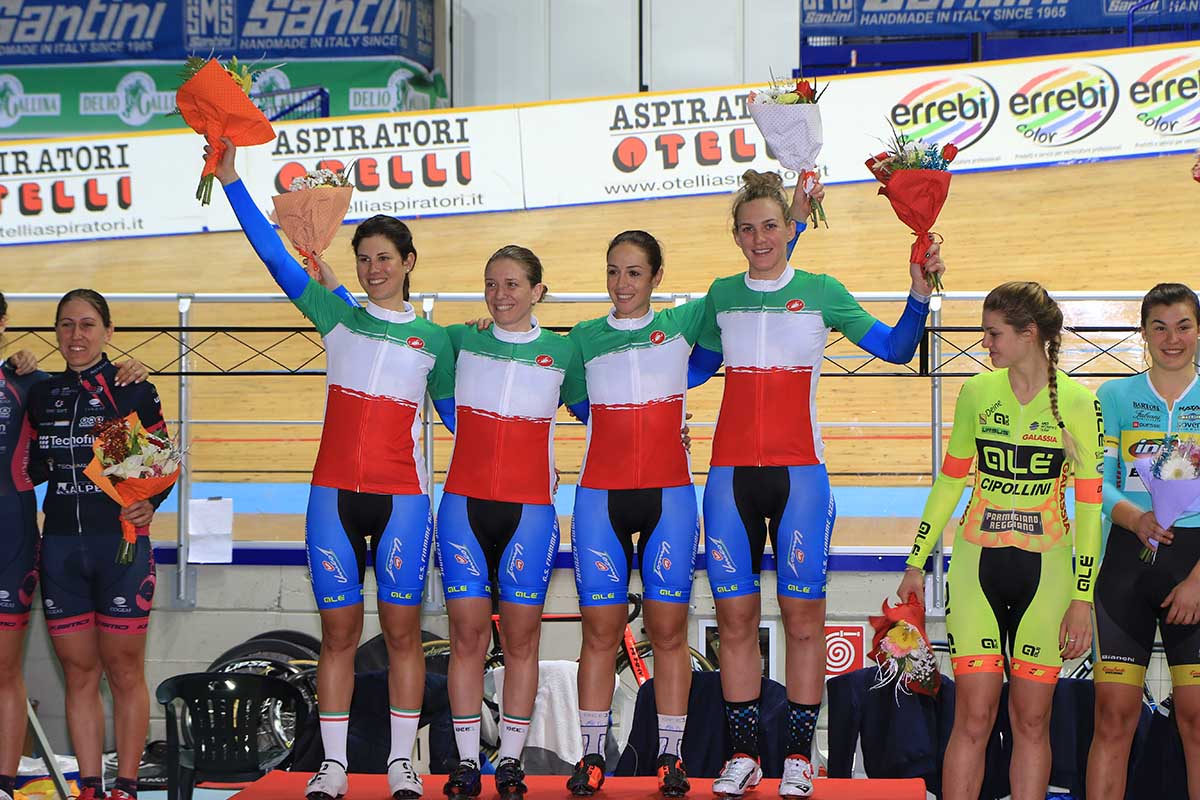 Il quartetto delle Fiamme Azzurre campione d'Italia dell'Inseguimento a squadre Donne Elite (foto Fabiano Ghilardi)