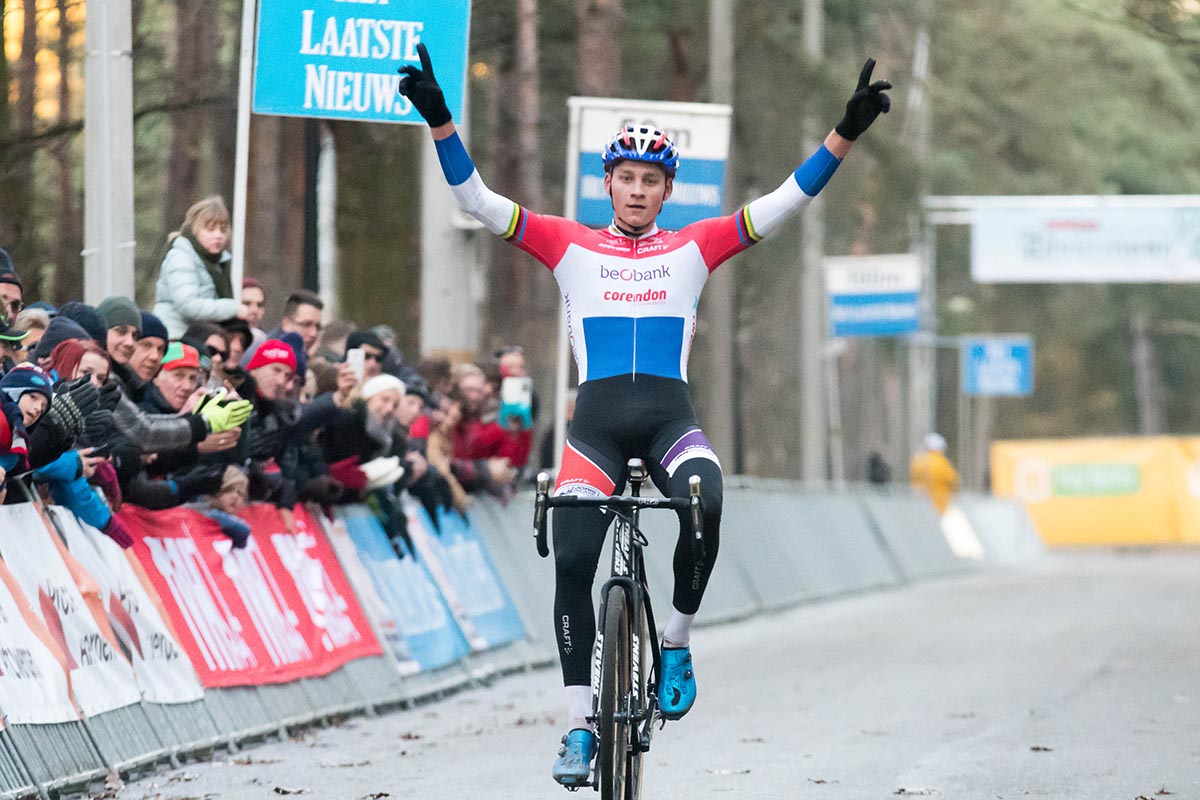 Mahieu van der Poel vince lo Zilvermeercross a Mol
