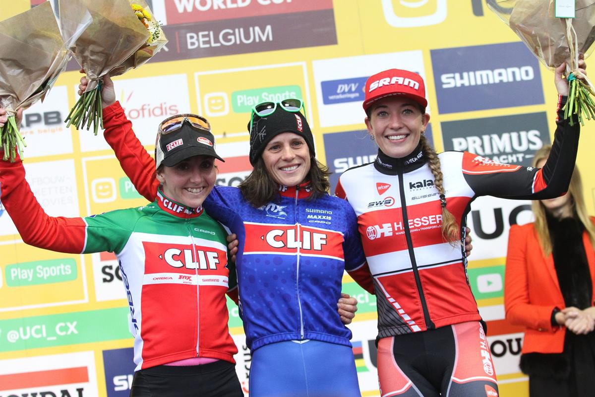 Il podio femminile Donne Elite di Namur con Eva Lechner seconda