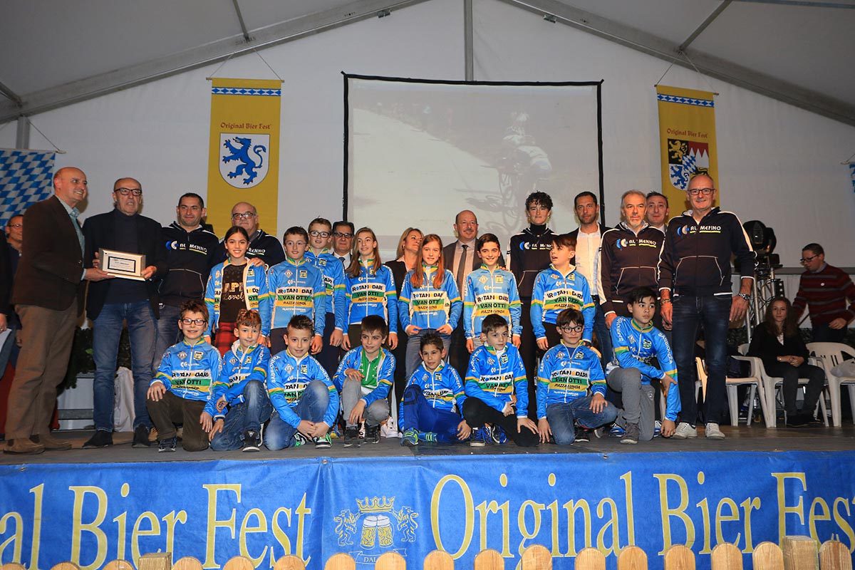 La premiazione dei Giovanissimi del Gc Almenno
