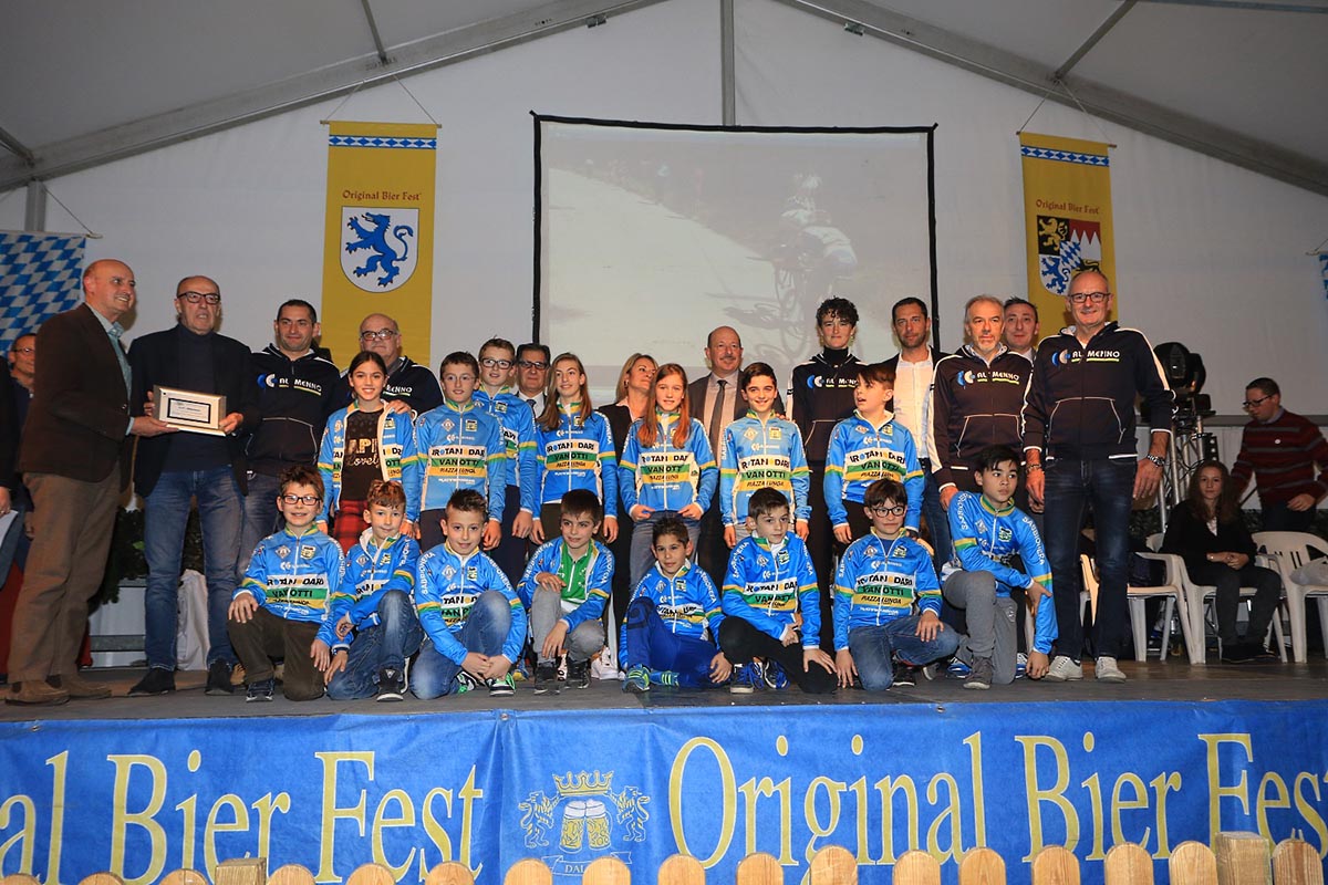 La premiazione dei Giovanissimi del Gc Almenno