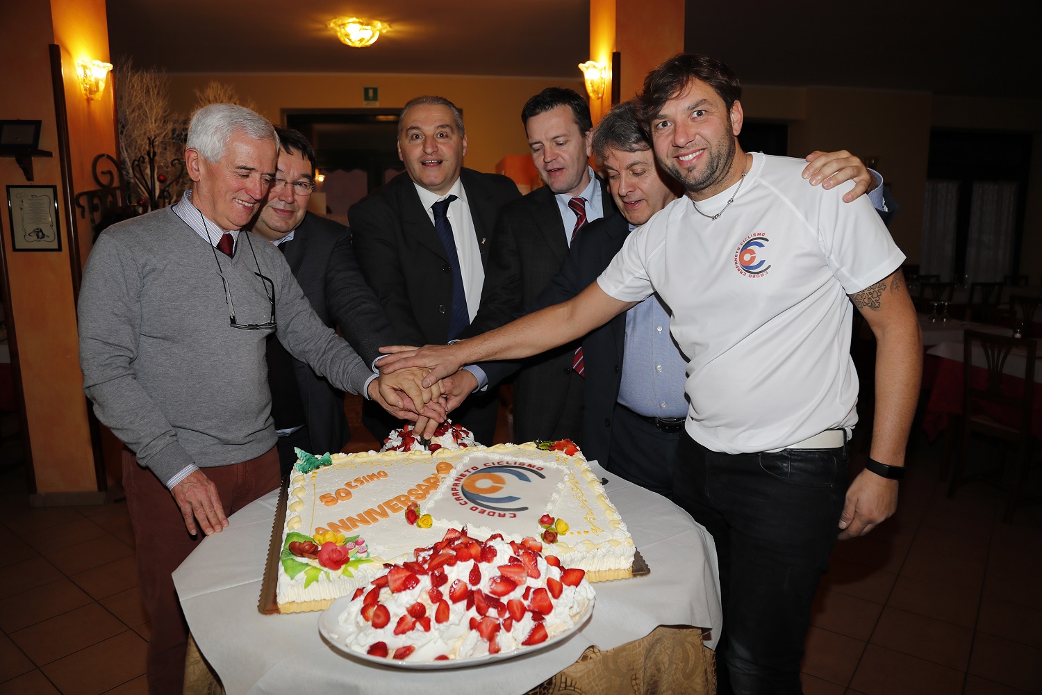 Torta per festeggiare i 50 anni di ciclismo del Cadeo Carpaneto