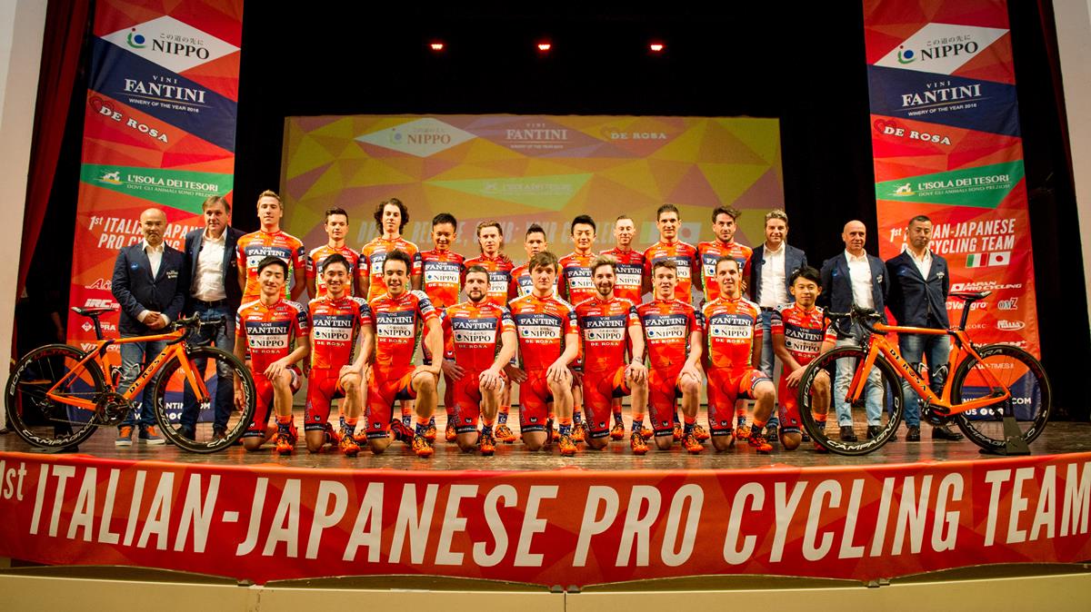 La squadra della Nippo Vini Fantini 2017