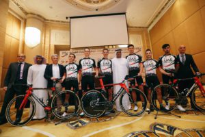 Un momento della presentazione del nuovo team UAE Abu Dhabi