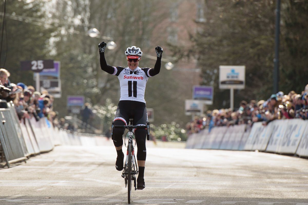 Lucinda Brand vince la Omloop Het Nieuwsblad Women Elite 2017