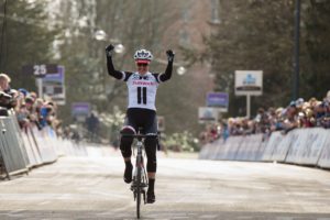 Lucinda Brand vince la Omloop Het Nieuwsblad Women Elite 2017