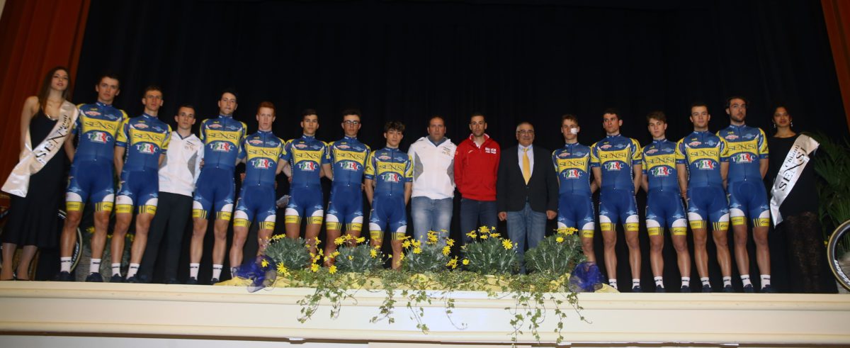 Il gruppo Gs Mastromarco con Vincenzo Nibali