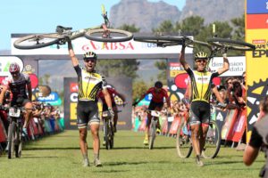Nino Schurter e Matthias Stirnemann vincono la Cape Epic 2017